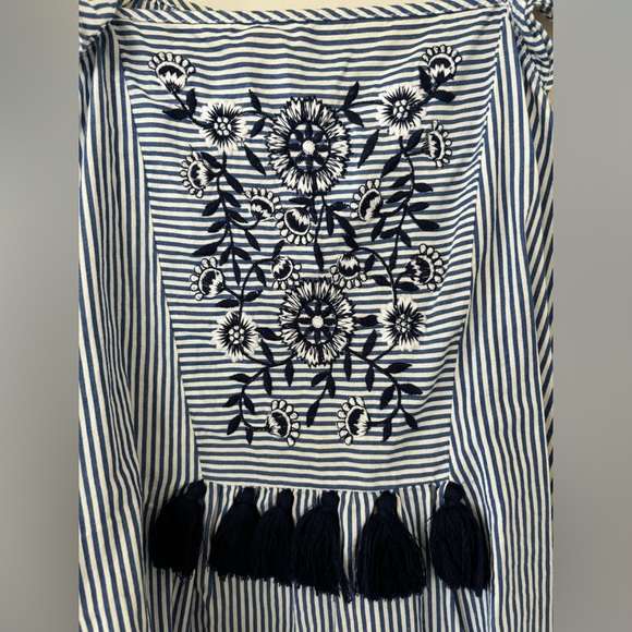 Zara shirt with white and blue stripes and embroidery - Picture 3 of 3